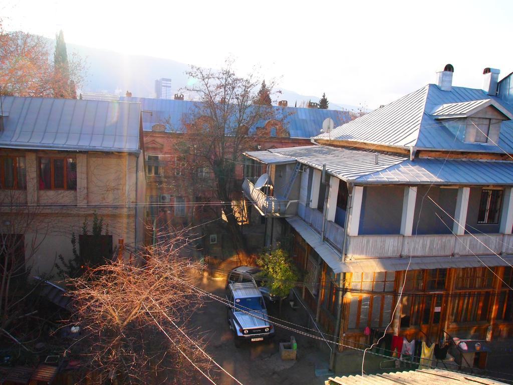 Green Stairs Guest House Tbilisi Bilik gambar