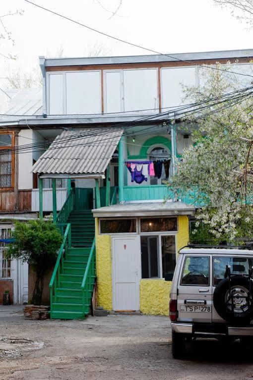 Green Stairs Guest House Tbilisi Luaran gambar